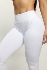 White V-Back Shaping Scrunch Butt Leggings